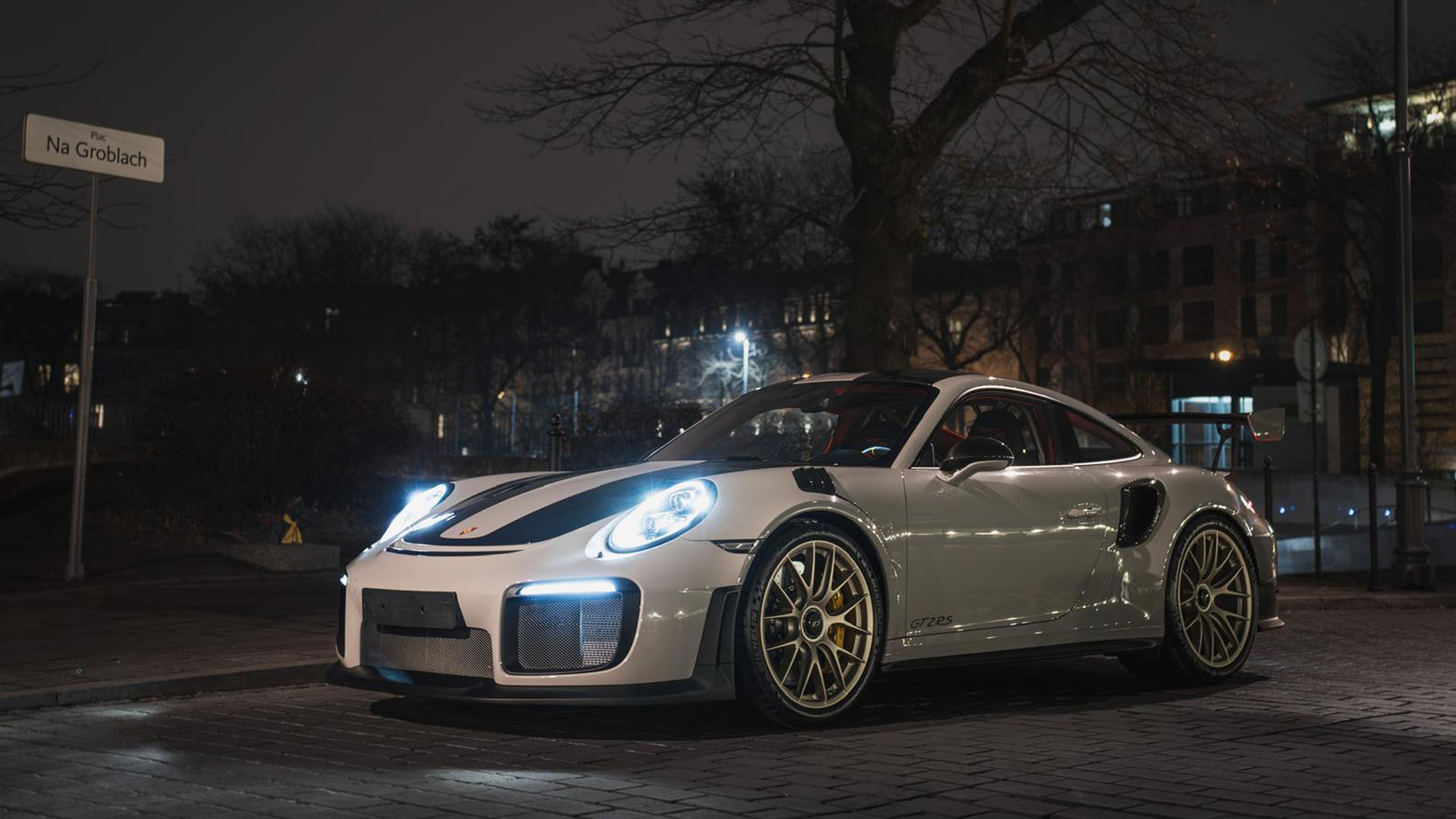 Porsche GT2 RS 